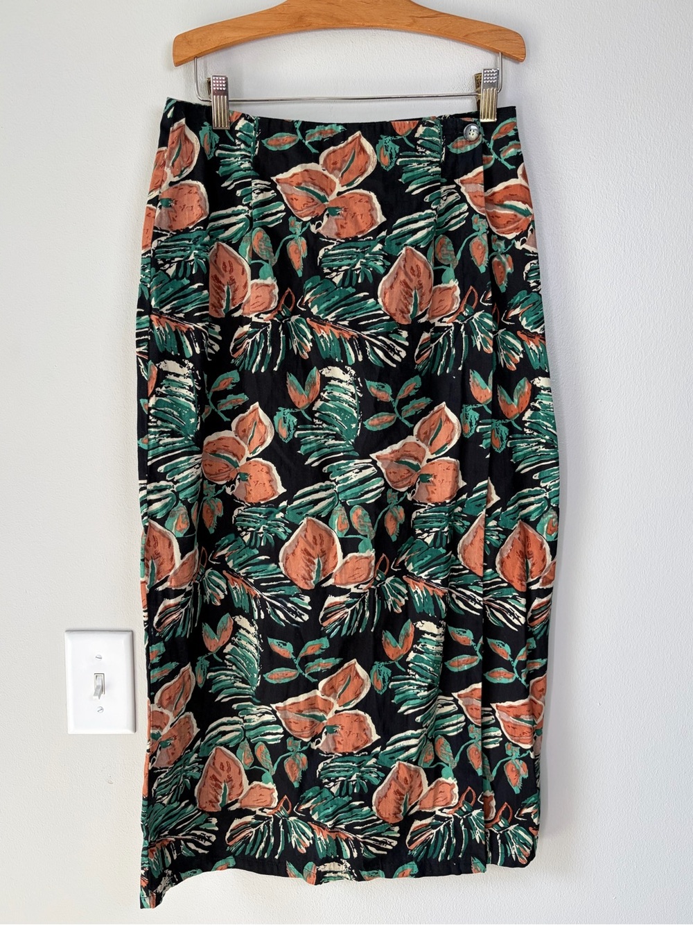 Vintage Access Tropical Floral Print Black Cotton Midi Wrap Skirt